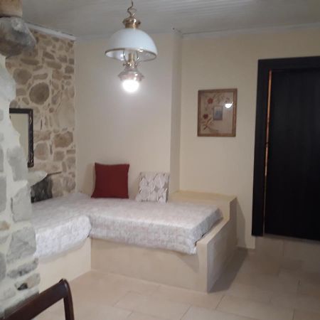 Kritikies Elaia Guest House Pitsidia Luaran gambar